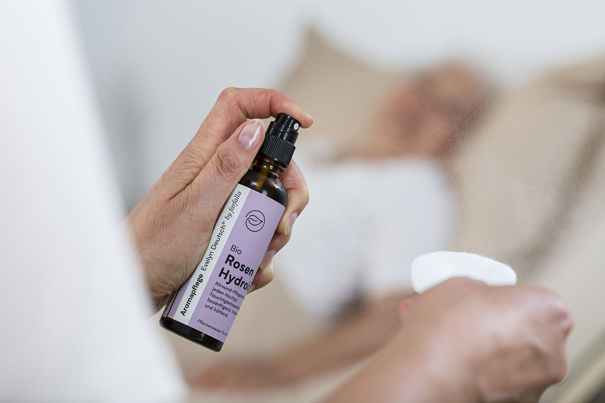 Aromapflege Evelyn Deutsch_Rosenhydrolat, bio
