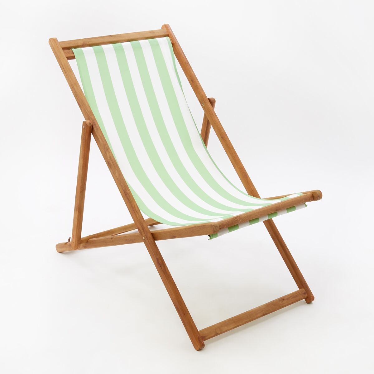 TK_Maxx_Gru-ner_gestreifter_Strandstuhl_49.99