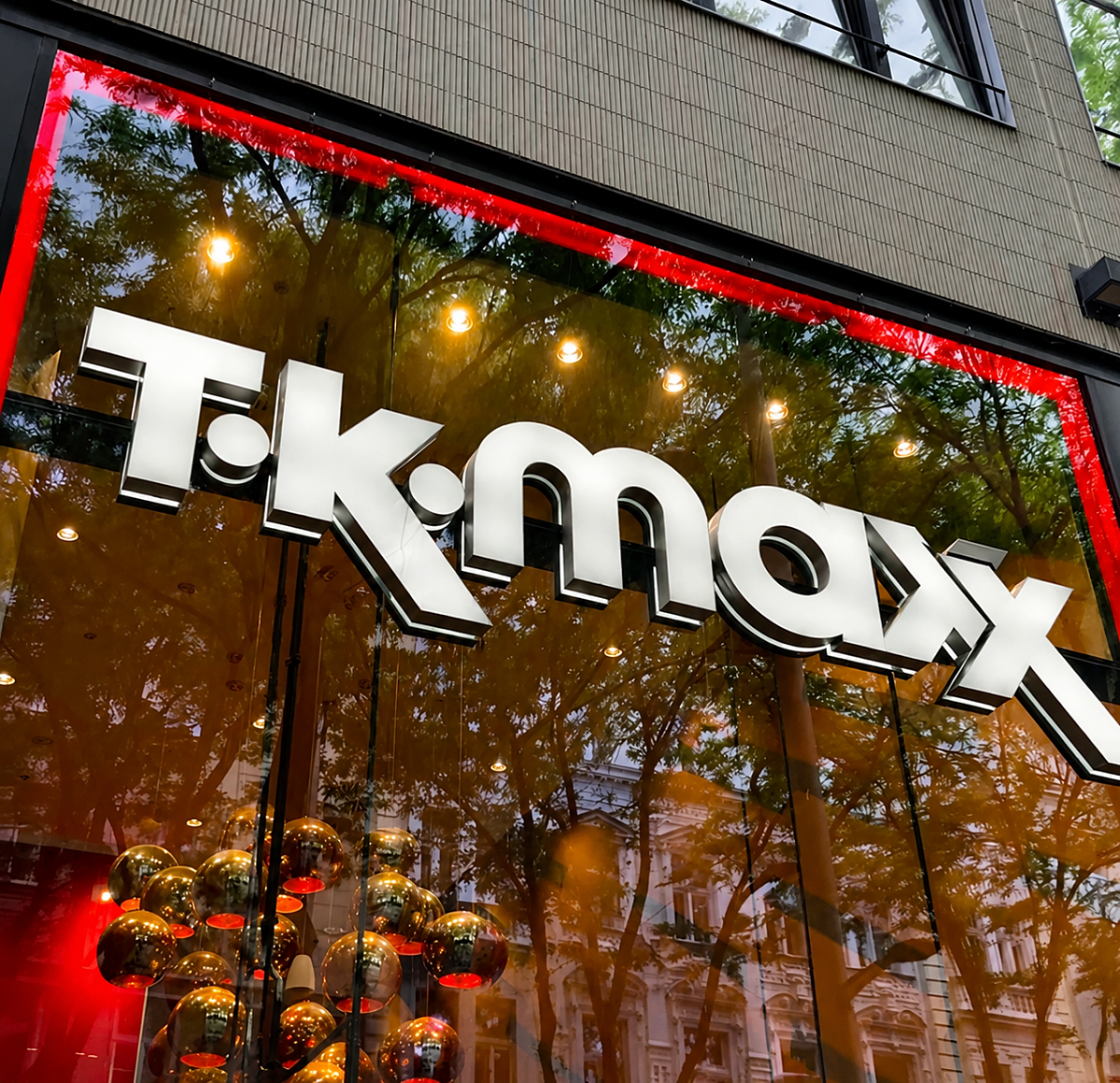 Noch heuer präsentiert sich der Standort auf der Mariahilfer Straße auf über 4.300 Quadratmetern Verkaufsfläche und zählt damit zu den größten TK Maxx Stores Europas.