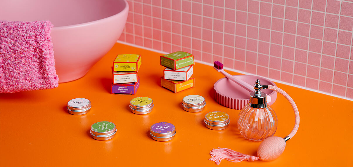 Achselkuss_Slider_MINIS-2025_2280x1800px_72dpi_Bild