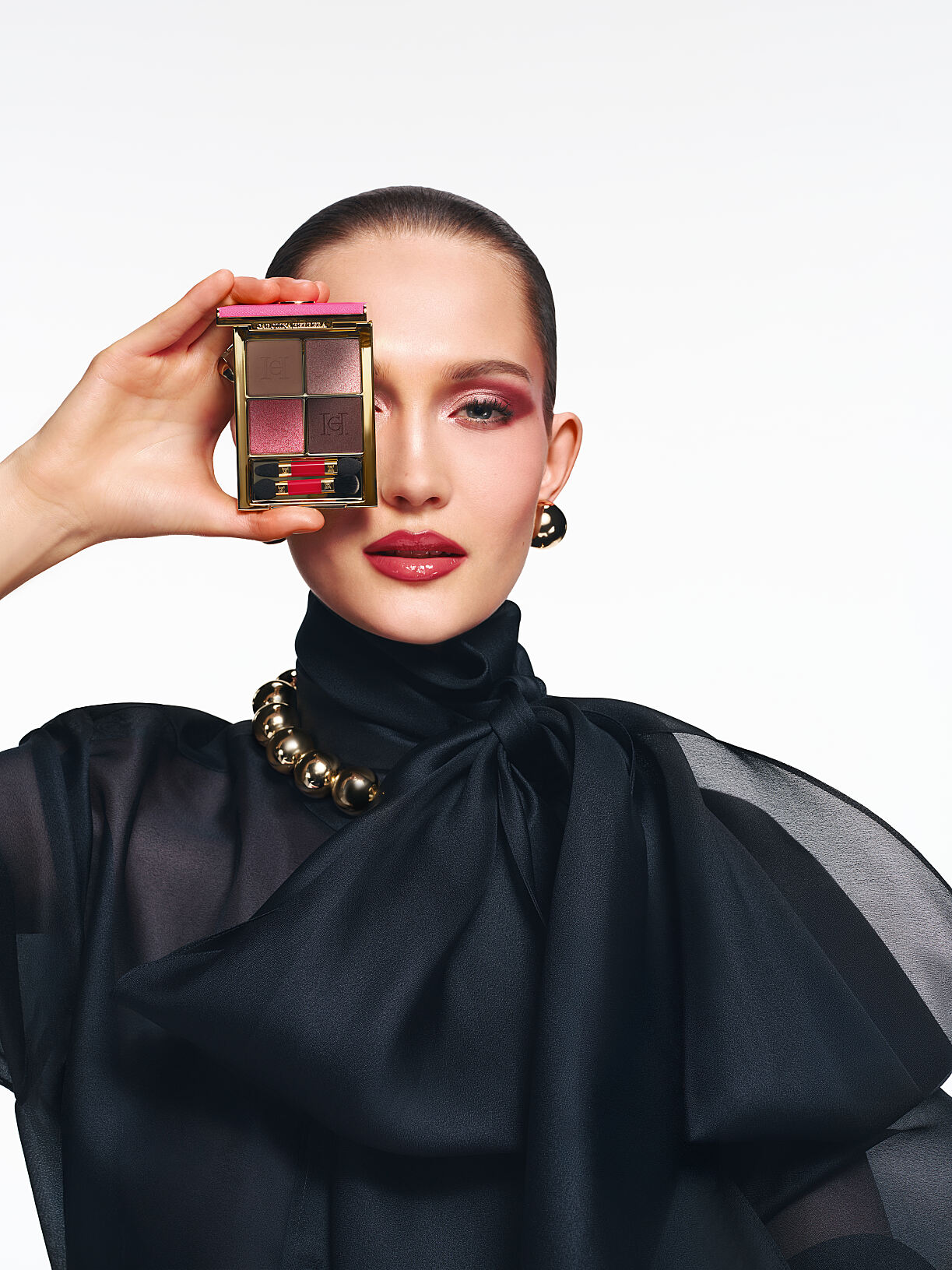 260302_CAROLINA_HERRERA_E_WANG_37_LOOK_3_BOLD_RED_HARMONY_EYECONICA_WITH_PRODUCT_0036