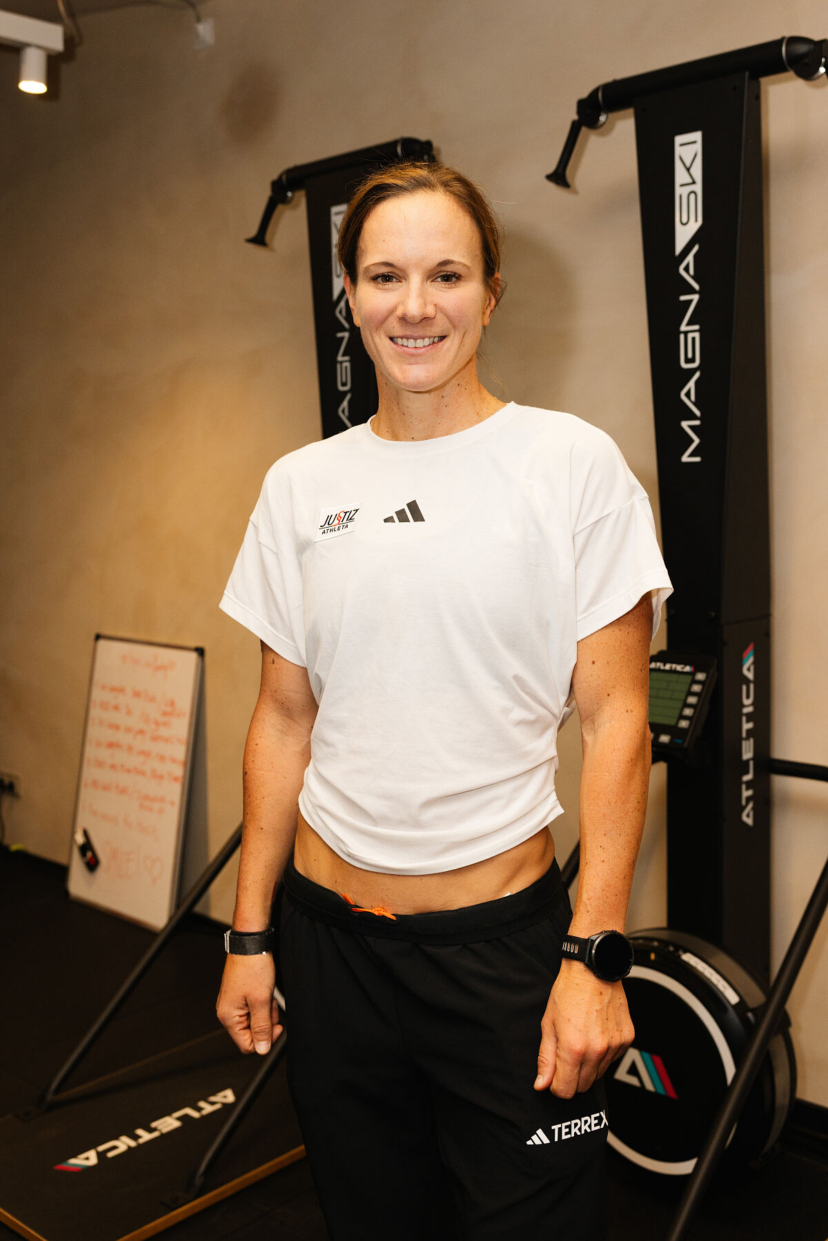108 - TanjaStroschneider_HoS_Hammerer-DAgency_1026_27