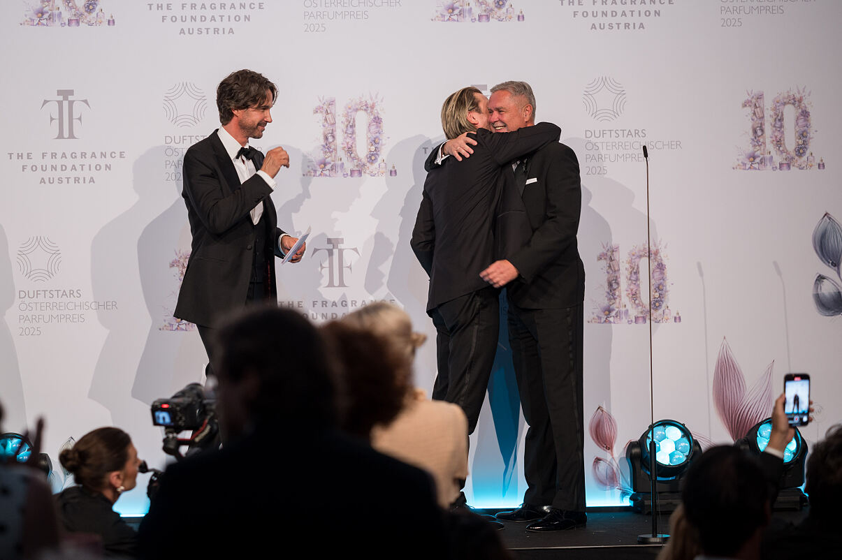 DUFTSTARS 2025_Verleihung_Michael Lameraner_Adi Weiss_Harald Pavlas_Special Award for Achievement © MarkusWache
