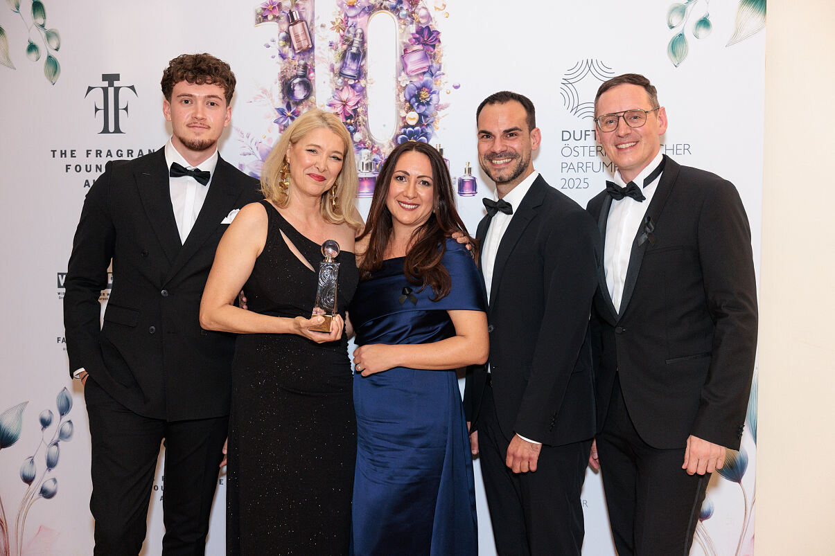 DUFTSTARS 2025_Handels Award Platz 1_Evelina Jüttner_Gerhard Kupferschmid_Douglas House of Beauty © JohannesBrunnbauer