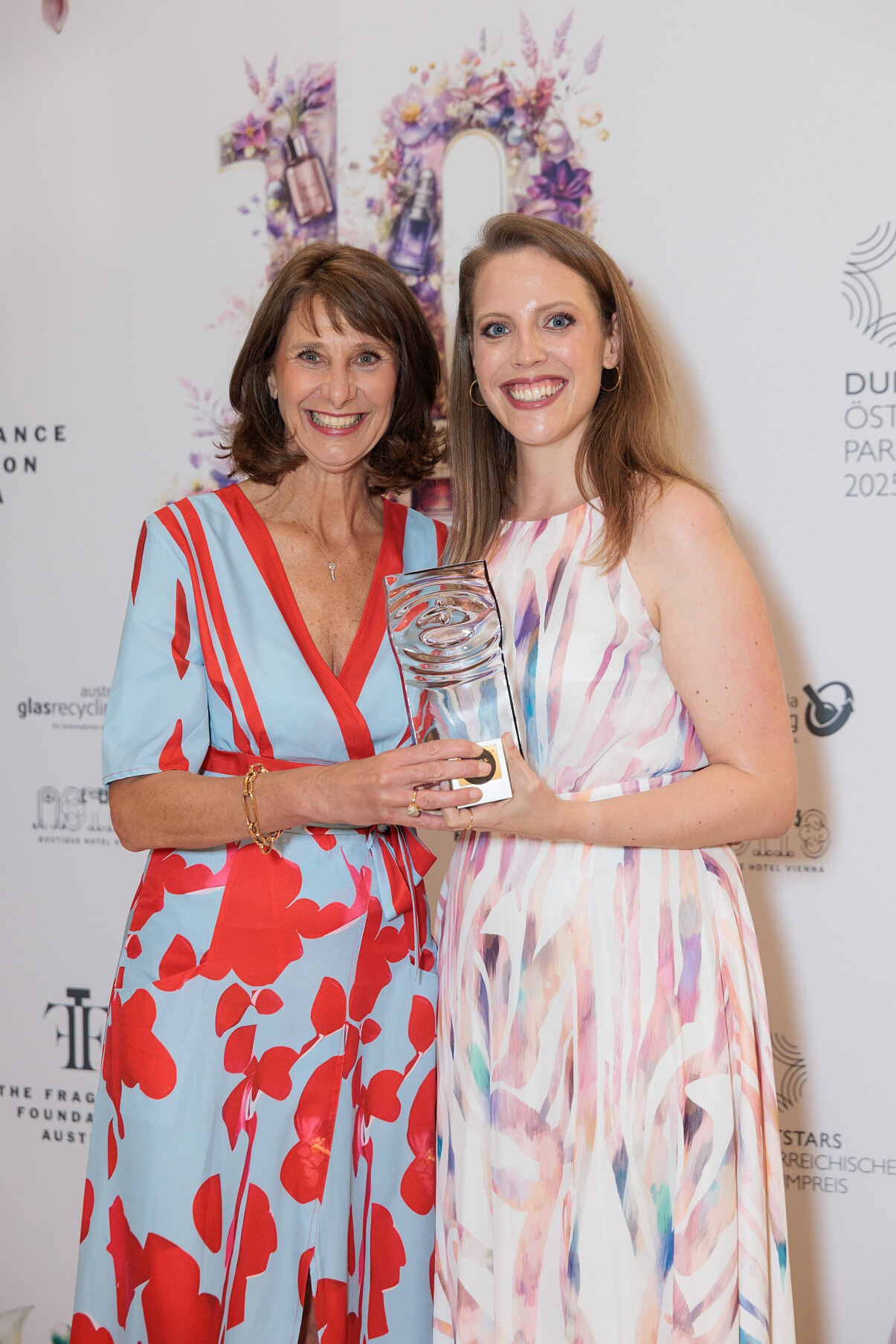 DUFTSTARS 2025_Media Awards-OOH_Andrea Groh_Manuela Kowarz_Chanel_N°5 Parfum LIntense © JohannesBrunnbauer