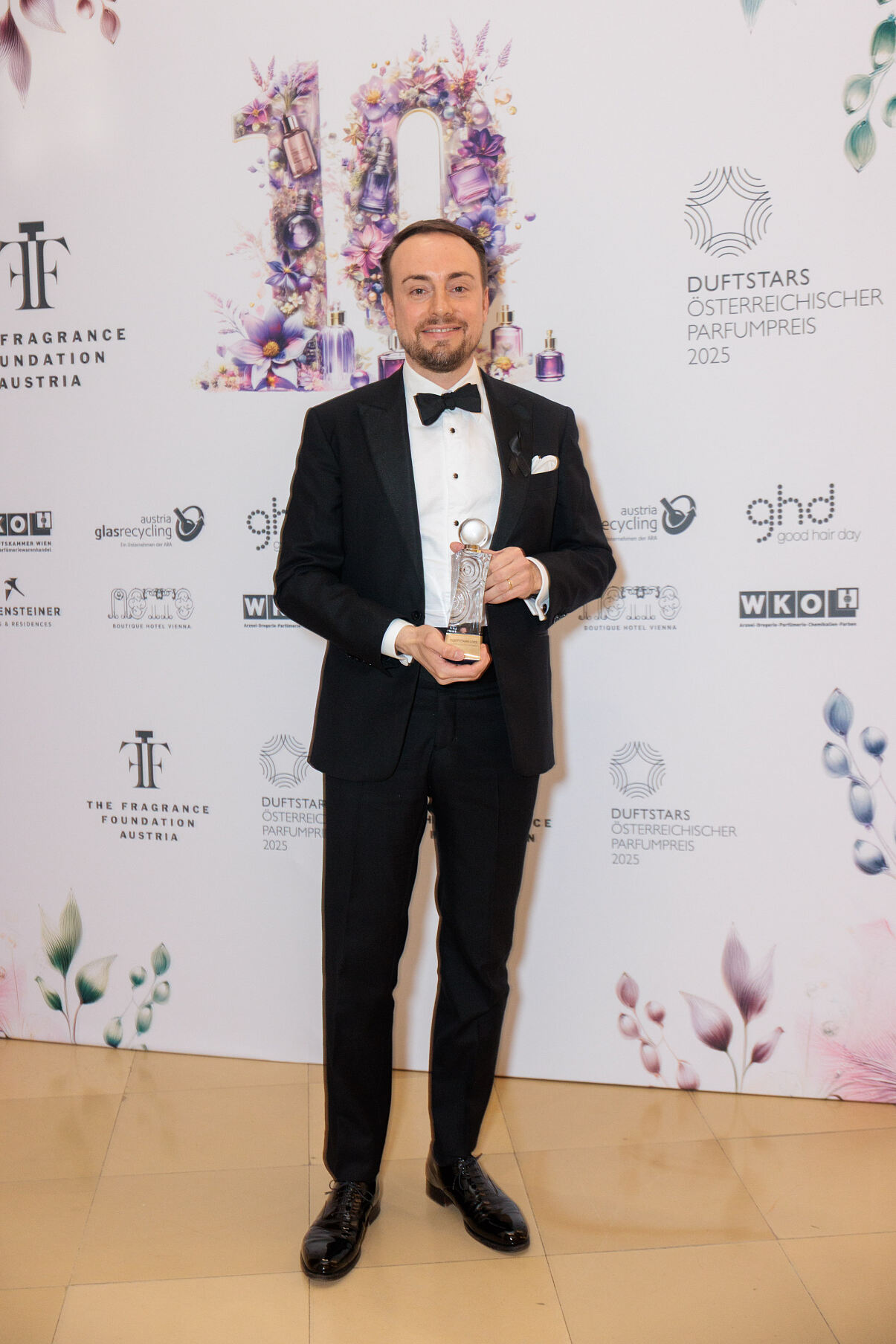 DUFTSTARS 2025_Ultra Selektiv Herren_Stefan Lindenthal_Giorgio Armani Privé_Noir Kogane EdP © JohannesBrunnbauer (3)