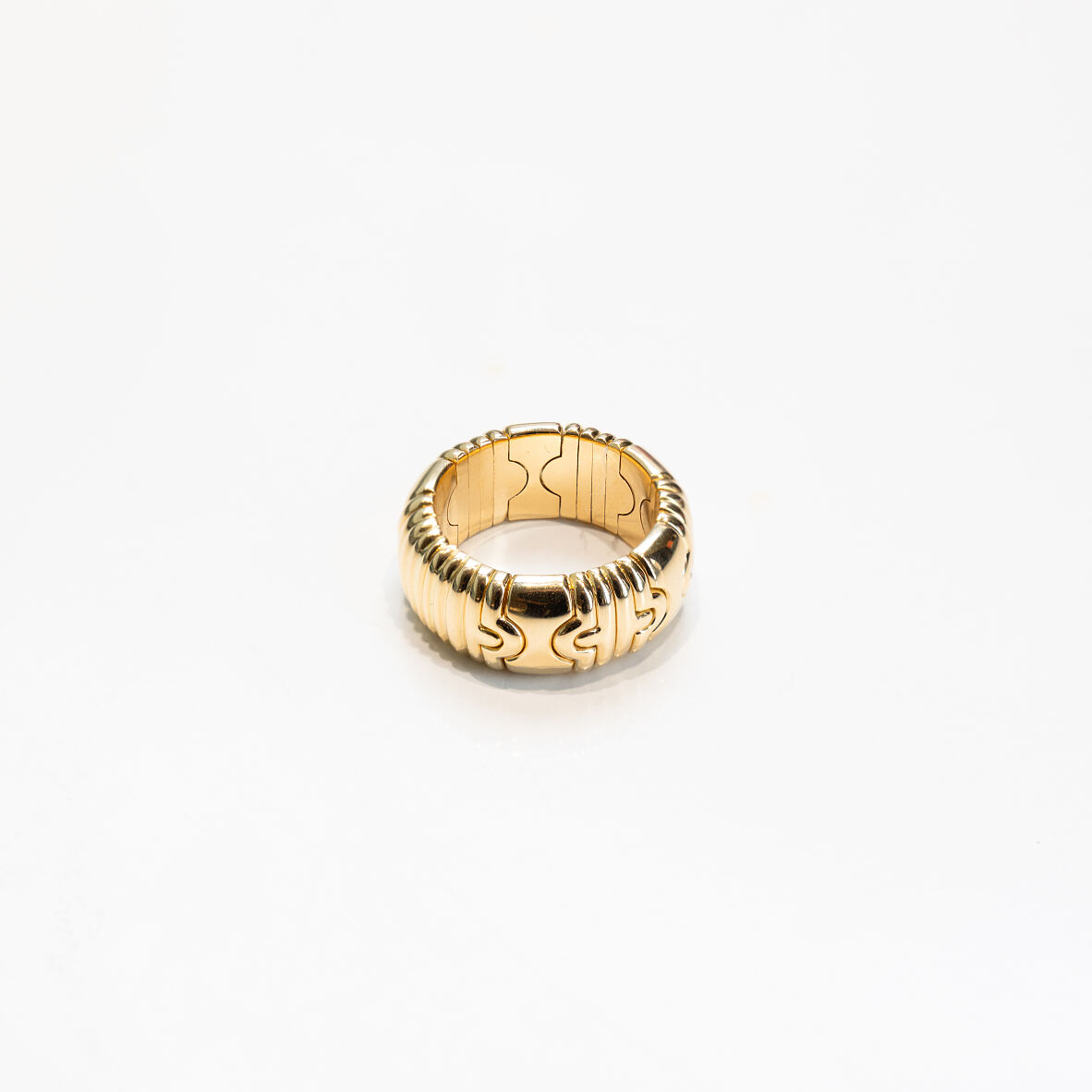 ES_Damenring BULGARI PARENTESI Gold 750, tlw. gerillte Fasson, Ringbreite ca. 9,5mm, RW 56, 20,8g 3122410420003  