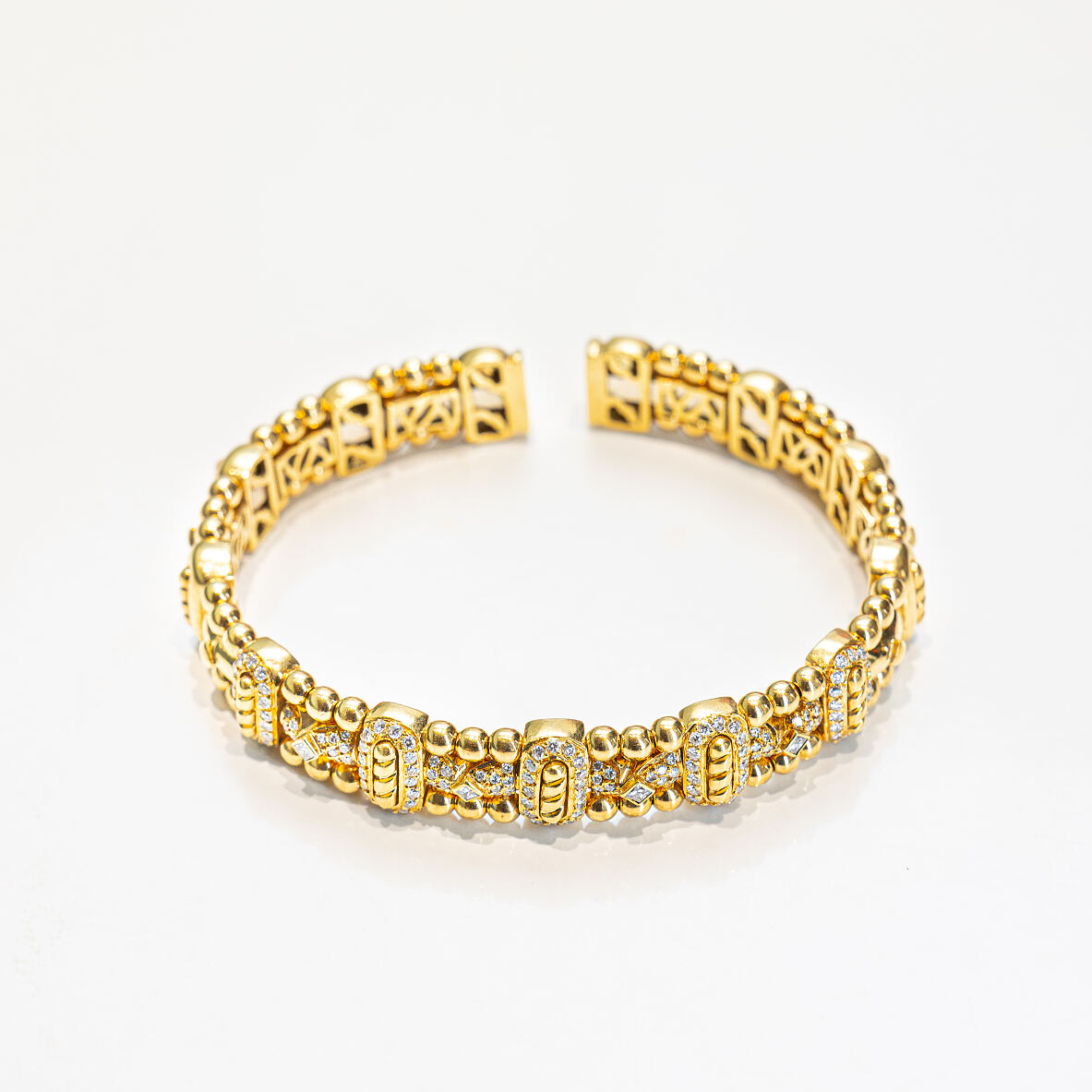 ES_Brillant Armspange zus.ca. 1,70ct Gold 750, Innenfeder WG 750, 48,6g 3214062910004