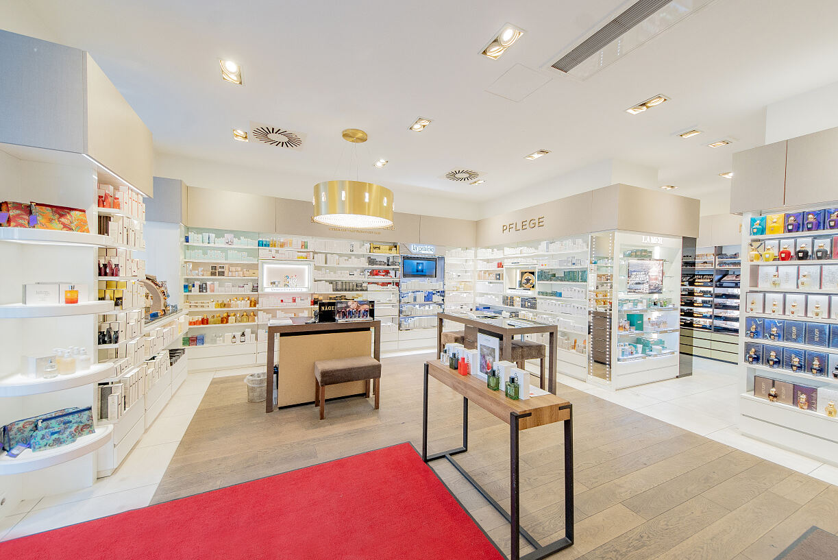 Nägele & Strubell Flagship Store am Graben_Innen