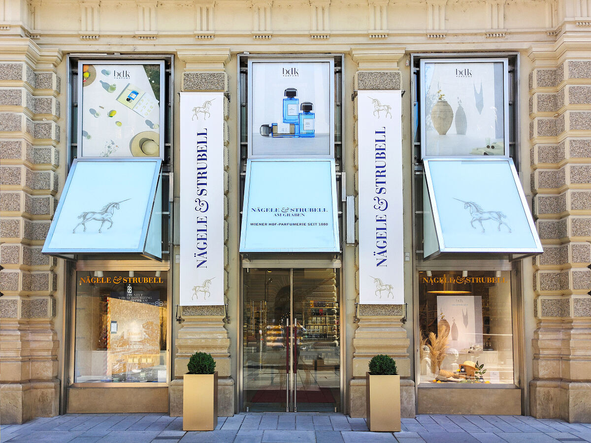 Nägele & Strubell Flagship Store am Graben_Portal