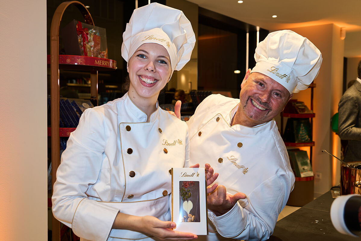 Lindt Flagship Store Vienna Lindt Flagship Store Vienna Maître Chocolatier 