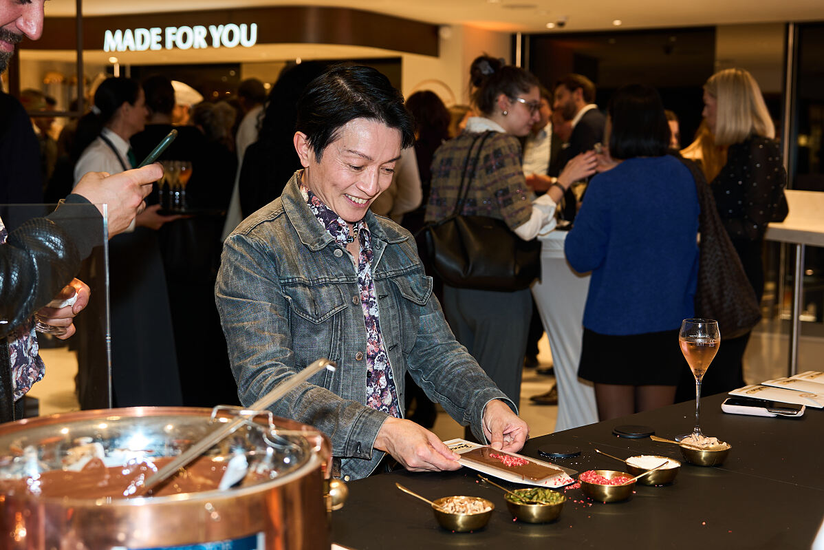 Lindt Flagship Store Vienna La Hong