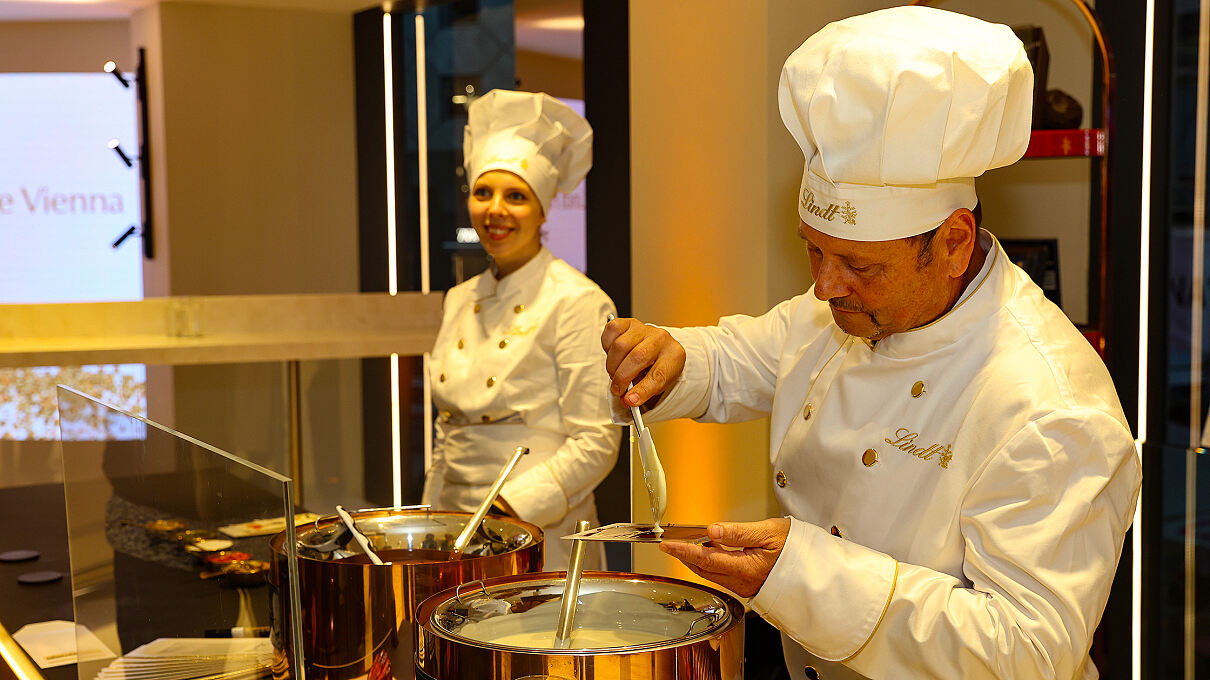 Lindt Flagship Store Vienna Maître Chocolatier Toni