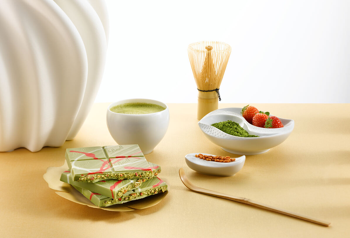 Lindt Tokyo Style Chocolade Matcha Strawberry UVP: 14,99 € (150 g Tafel)