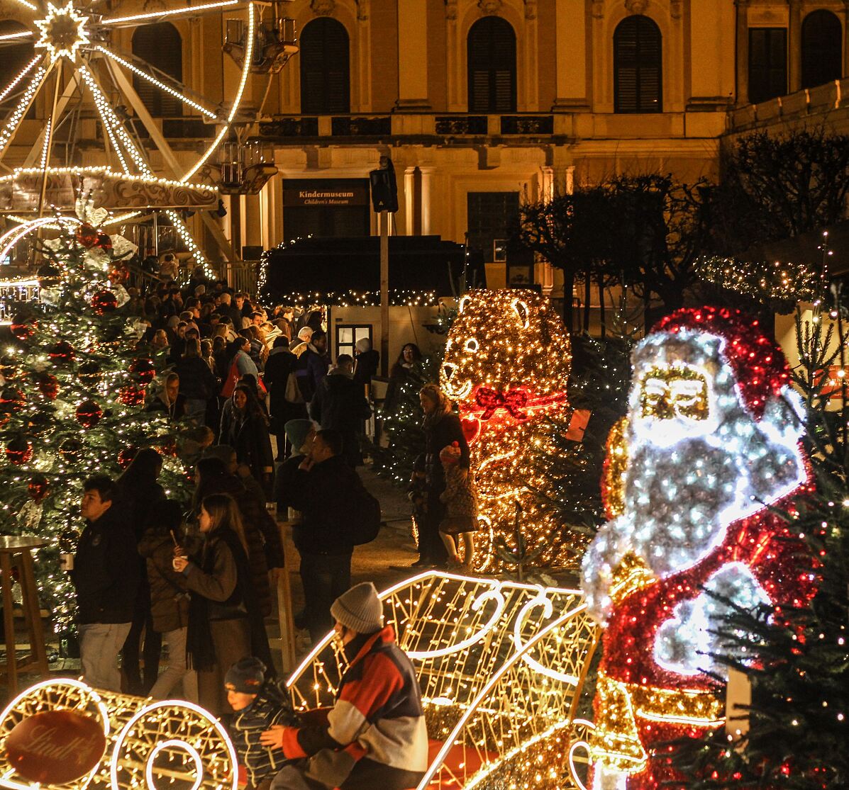 Lindt Golden Christmas - Weihnachtsmarkt Schloss Schönbrunn
