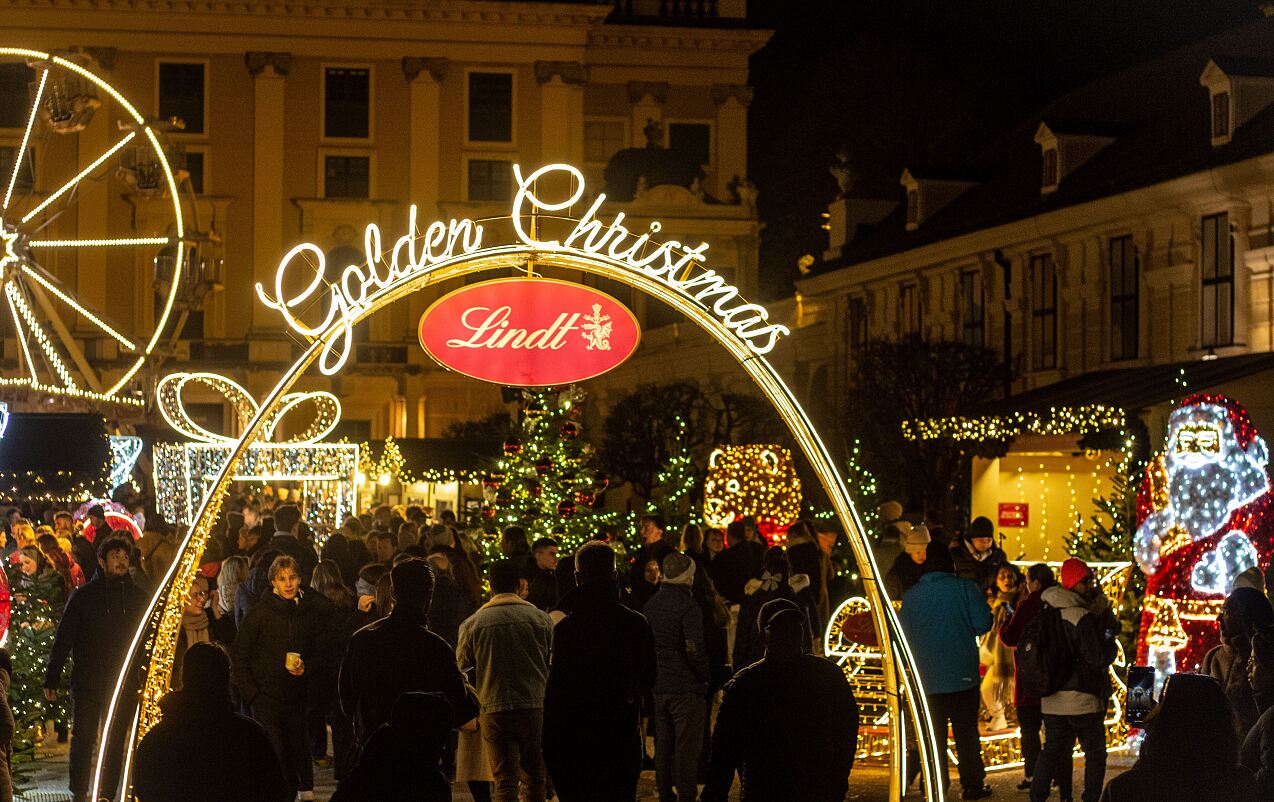 Lindt Golden Christmas - Weihnachtsmarkt Schloss Schönbrunn