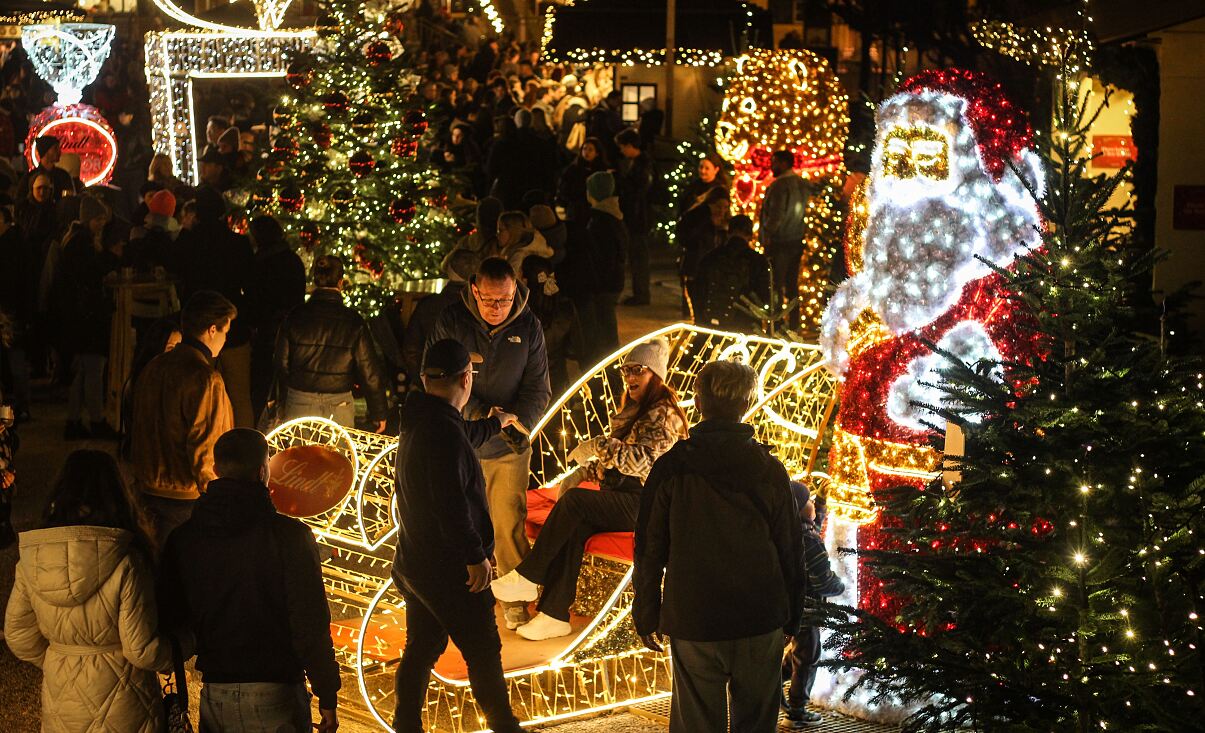 Lindt Golden Christmas - Weihnachtsmarkt Schloss Schönbrunn