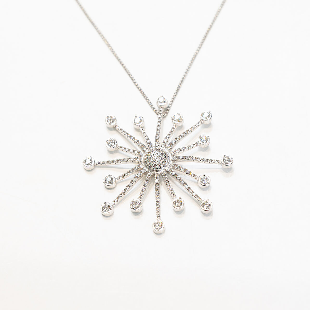 ES Brillantcollier zus. ca. 1,80ct WG 750, Länge ca. 45cm kürzbar auf 43, 40 und 37cm 3014888960001